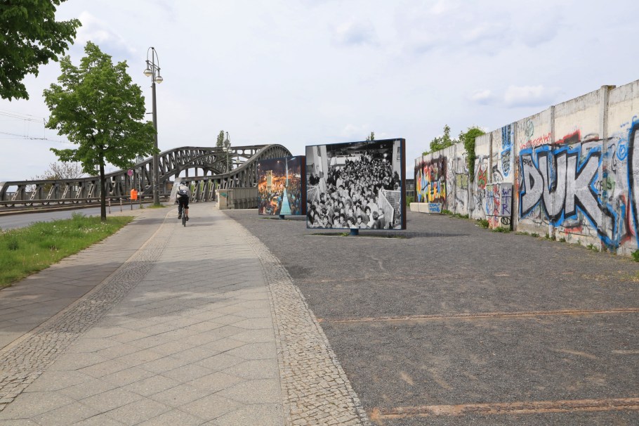 Platz des 9. November 1989, Boesebruecke, Bornholmer Strasse, S Bornholmer Strasse, S-Bahn Berlin, Berliner Mauer, Berlin Wall, Berlin, Hauptstadt, Germany, fotoeins.com