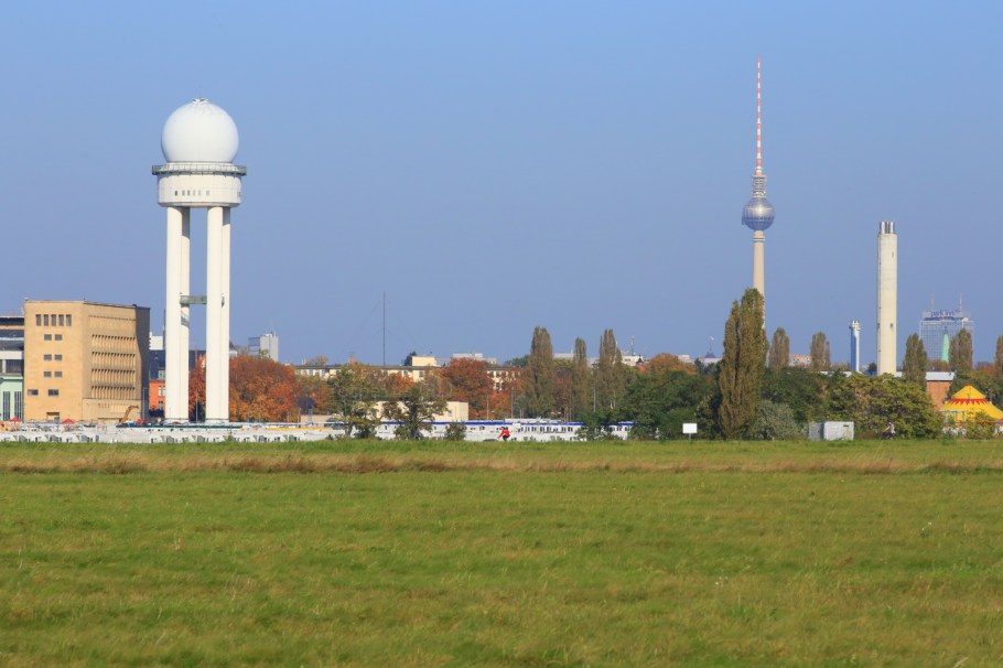 Tempelhofer Feld, Tempelhof, Berlin, Germany, fotoeins.com