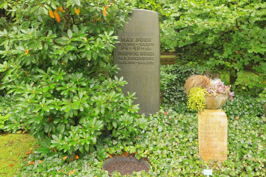 Max Born, Nobel Prize, Stadtfriedhof, Göttingen, Niedersachsen, Lower Saxony, Germany, Deutschland, fotoeins.com
