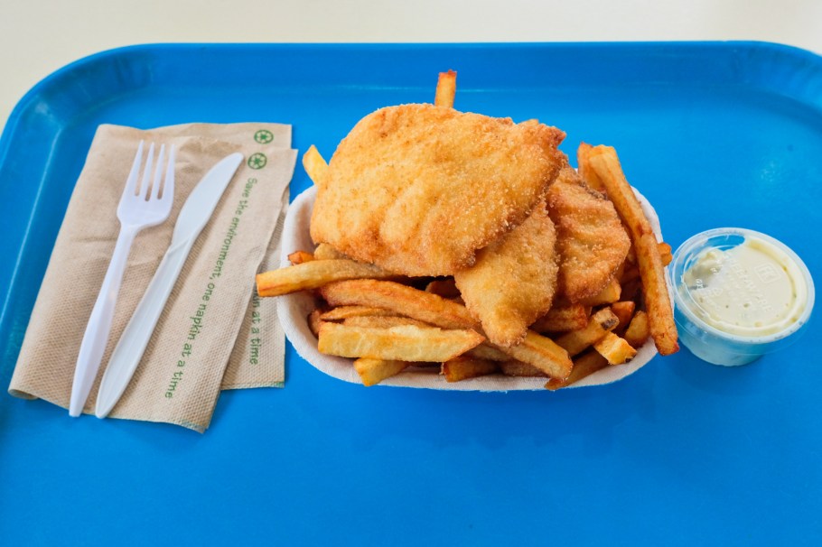 Breaded fish and chips, halibut, Sunfish, Alki Beach, West Seattle, Seattle, Washington, USA, fotoeins.com