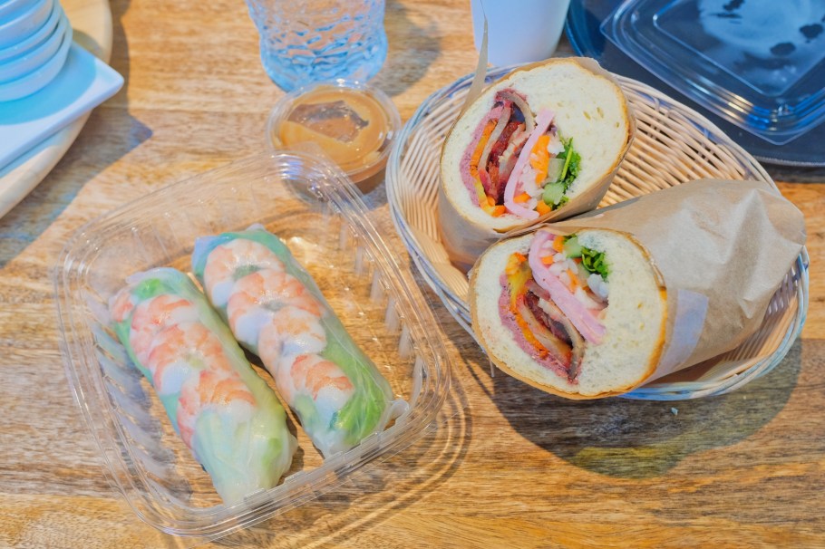 Bánh mì, banh mi, Gỏi cuốn, goi cuon, Mr. Saigon, Pioneer Square, Seattle, Washington, USA, fotoeins.com