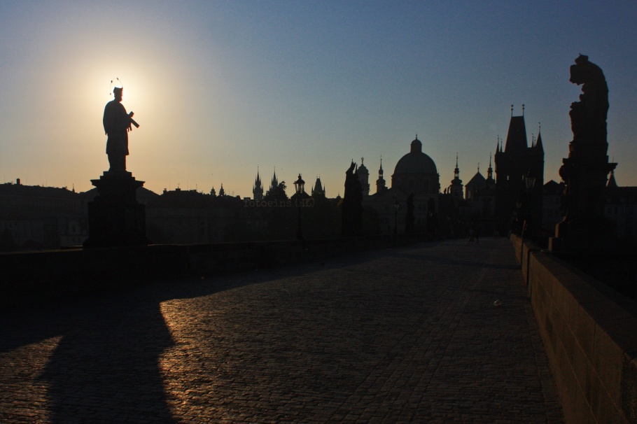 summer sunrise, sunrise, summer, Karluv most, Charles Bridge, Prag, Prague, Praha, Czech Republic, fotoeins.com