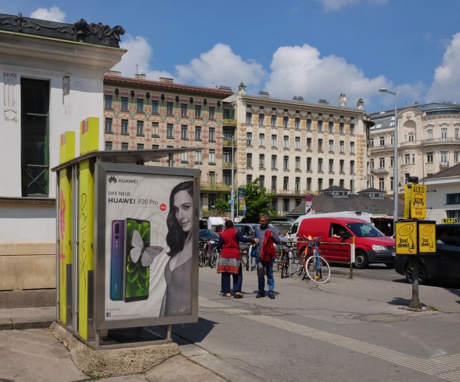 Otto Wagner, Wagnerhaeuser, Majolikahaus, Musenhaus, Linke Wienzeile, U4 Kettenbrueckengasse, Wiener Linien, Wiener Stadtbahn, Naschmarkt, Vienna, Wien, Oesterreich, Austria, fotoeins.com