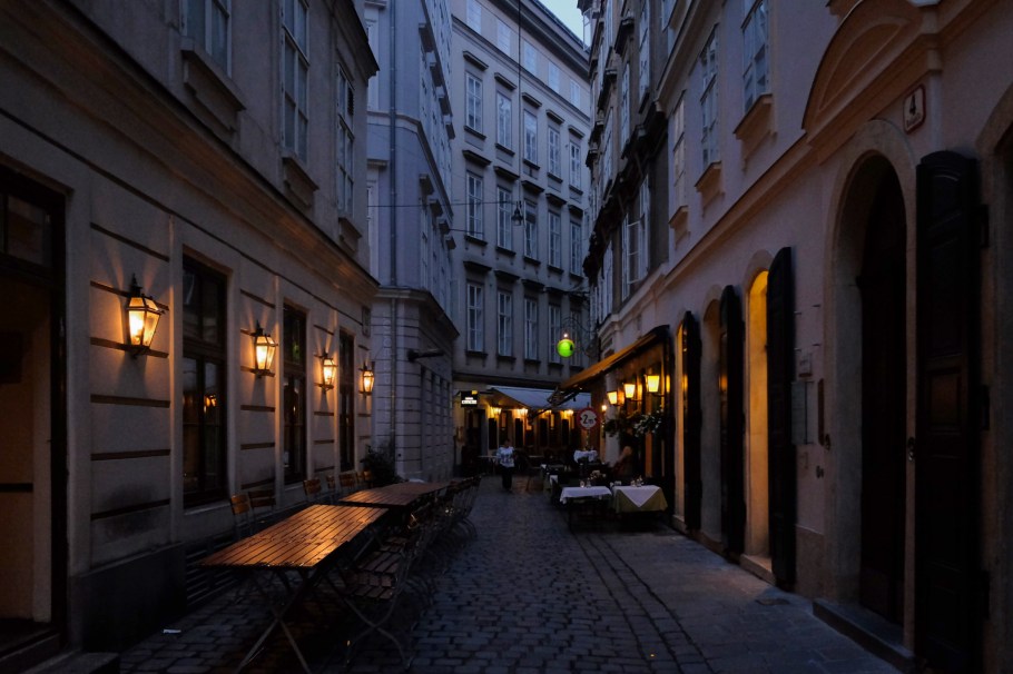 Ballgasse, dusk, Vienna, Wien, Old Town, UNESCO, World Heritage, Oesterreich, Austria, fotoeins.com