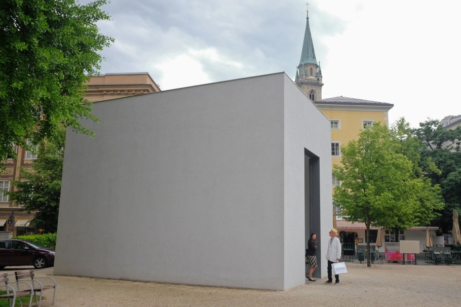 Anselm Kiefer, A.E.I.O.U., Walk of Modern Art, street art, Furtwänglerpark, Salzburg, Austria, Oesterreich, fotoeins.com