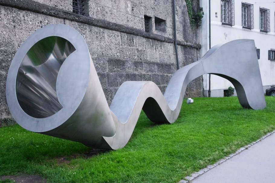 Manfred Wakolbinger, Connection, Walk of Modern Art, street art, Michaelstor, Salzburg, Austria, Oesterreich, fotoeins.com