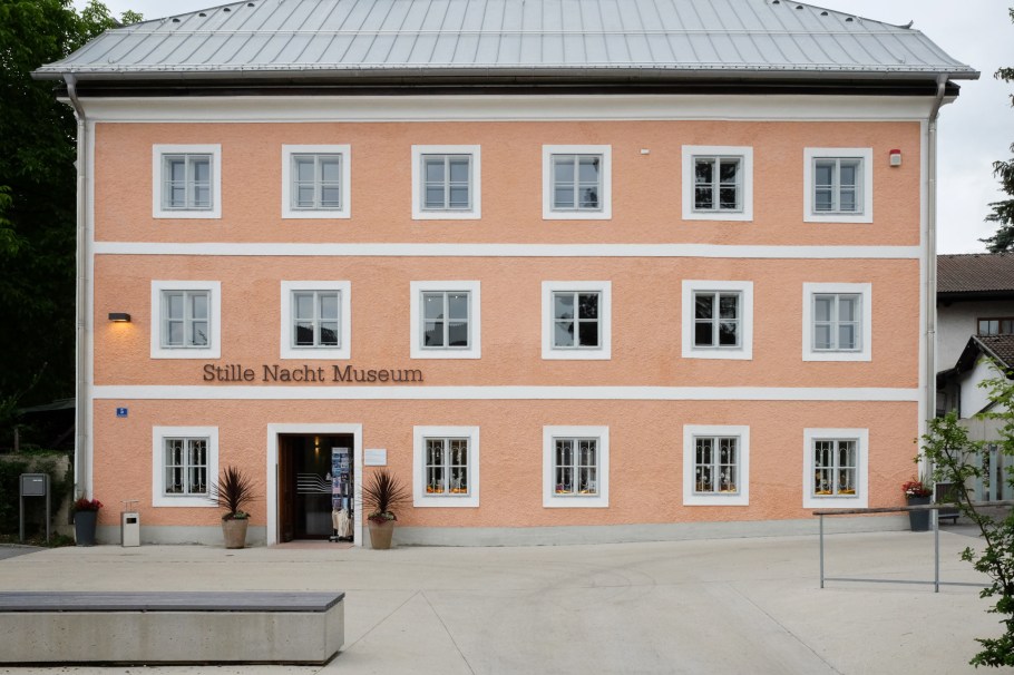 Silent Night, Stille Nacht, Stille Nacht Museum, Stille Nacht Platz, Oberndorf bei Salzburg, Oesterreich, Austria, fotoeins.com