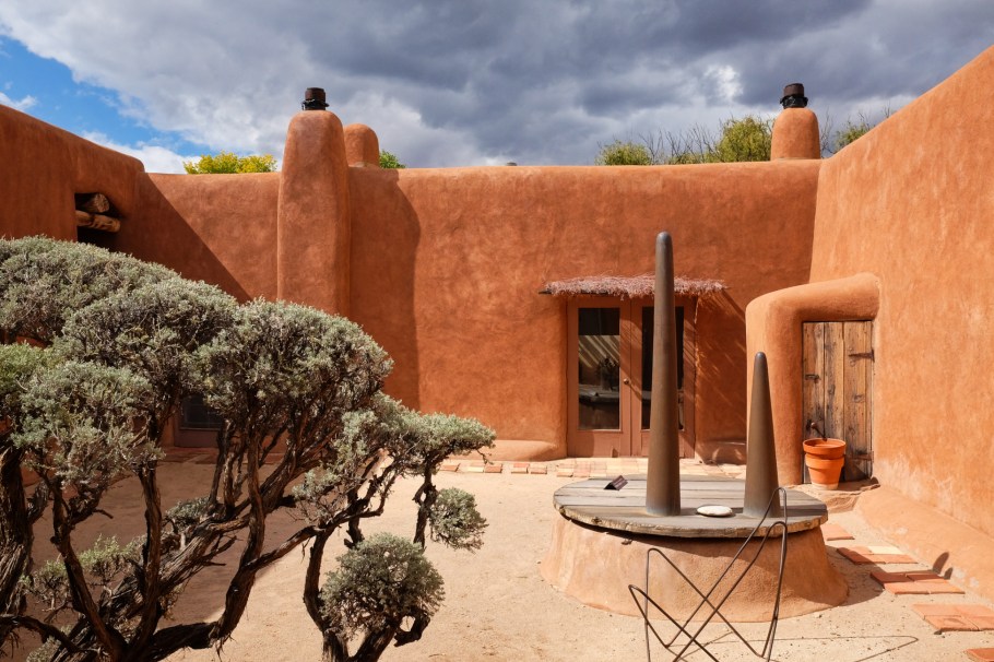 Abiquiu Home and Studio, Georgia O'Keeffe, Georgia O'Keeffe Museum, Abiquiu, NM, USA, fotoeins.com
