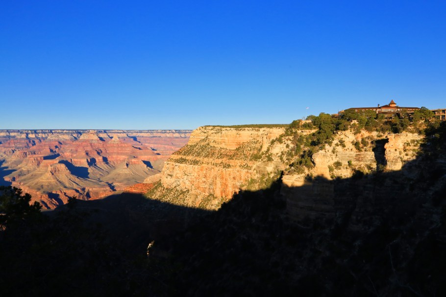 El Tovar Hotel, South Rim Trail, Grand Canyon Village, South Rim, Grand Canyon, Grand Canyon National Park, AZ, USA, fotoeins.com