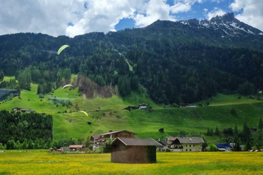 Paraglider, Neustift im Stubaital, Stubaital, Stubaier Alpen, Stubai Alps, Tirol, Tyrol, Austria, Oesterreich, fotoeins.com