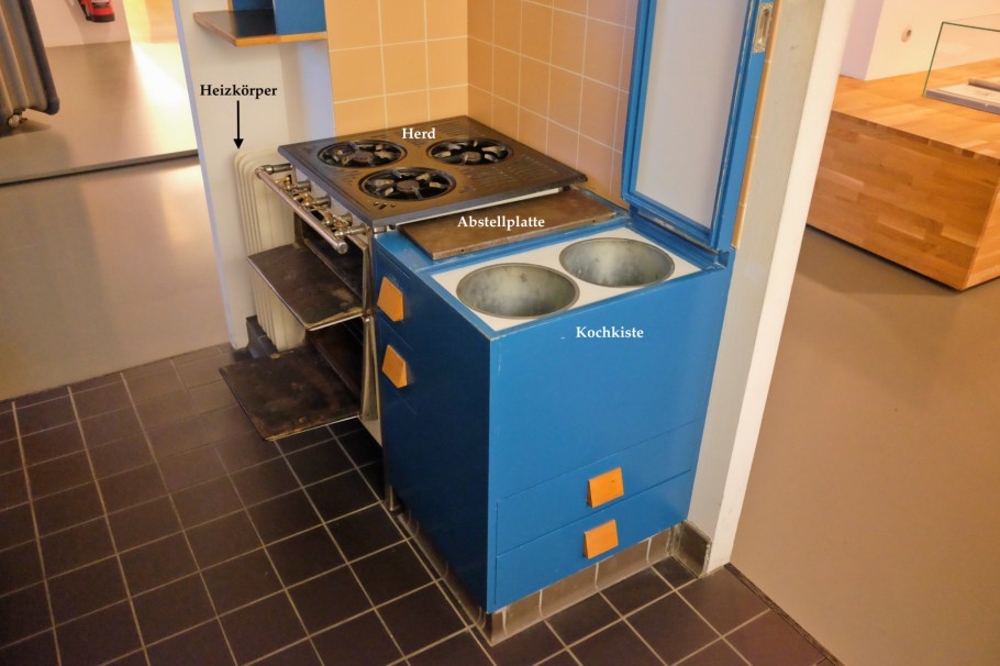 Frankurter Küche, Frankfurt kitchen, Margarete Schütte-Lihotzky, MAK Vienna, Vienna, Wien, Austria, Österreich, fotoeins.com