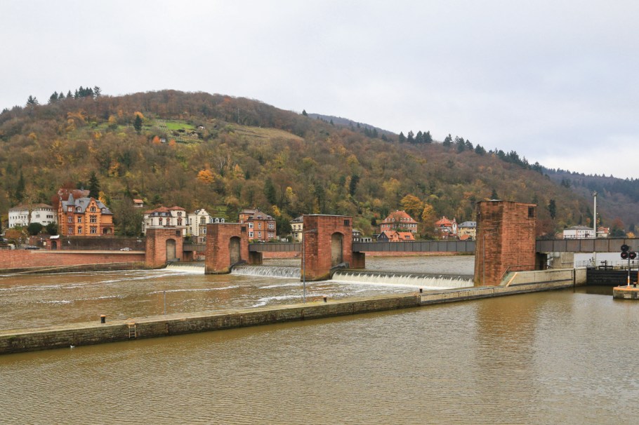 Schleuse, river locks, Neckar river, Heidelberg, Baden-Wuerttemberg, Germany, fotoeins.com
