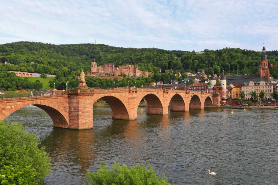 Heidelberger Altstadt, Königstuhl, Schloss Heidelberg, Alte Brücke, Heiligenkirche, Altstadt, Neckar, Neckar river, Heidelberg, Baden-Württemberg, Germany, Deutschland, fotoeins.com