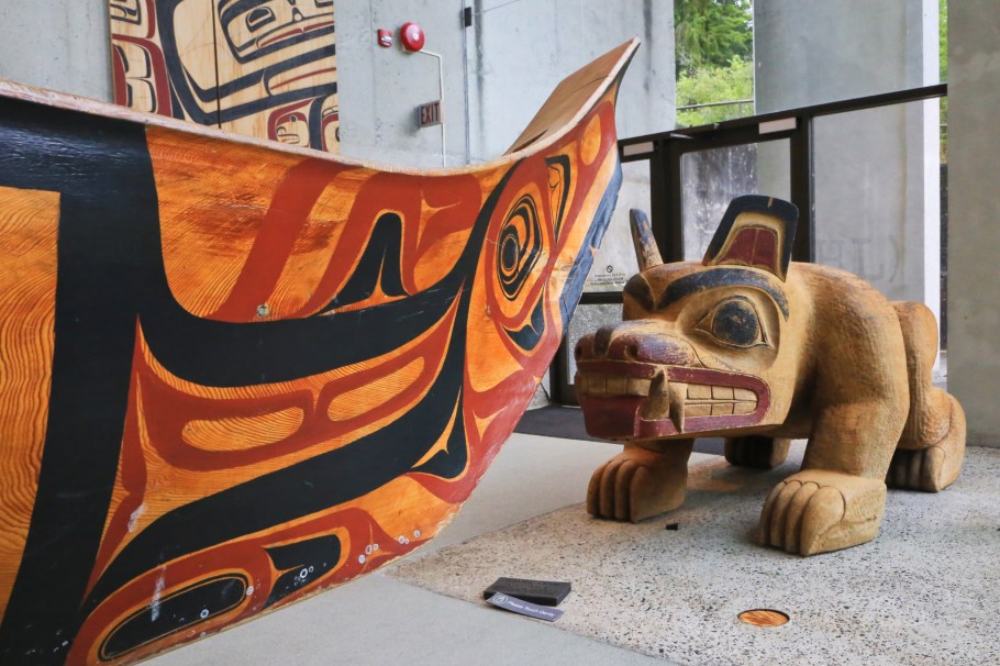 Bill Reid, Museum of Anthropology, University of British Columbia, red cedar, First Nations, Vancouver, BC, Canada, fotoeins.com