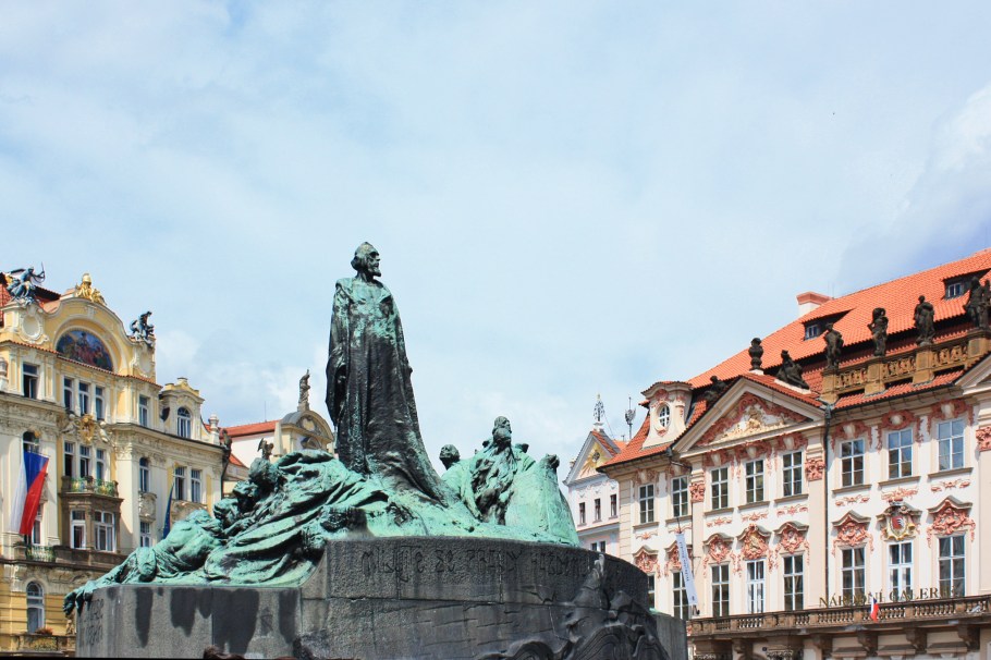 Jan Hus, John Huss, Památník Jana Husa, Jan Hus monument, Old Town Square, Staroměstské náměstí, Old Town, Staré Město, Prague, Praha, Prag, Czech Republic, Czechia, fotoeins.com