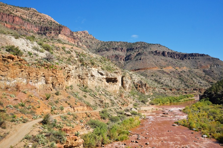 AZ 77, US 60, Salt River, Salt River Canyon Bridge, Salt River Canyon Rest Area, Arizona, USA, fotoeins.com