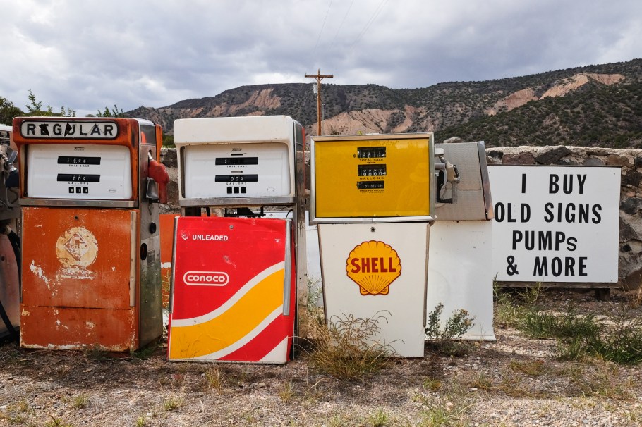 Classical Gas Museum, signage, gas station, Embudo, NM, Low Road to Taos, River Road to Taos, NM-68, USA, fotoeins.com