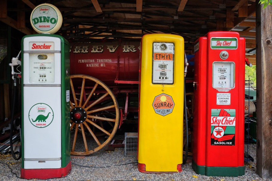 Classical Gas Museum, signage, gas station, Embudo, NM, Low Road to Taos, River Road to Taos, NM-68, USA, fotoeins.com