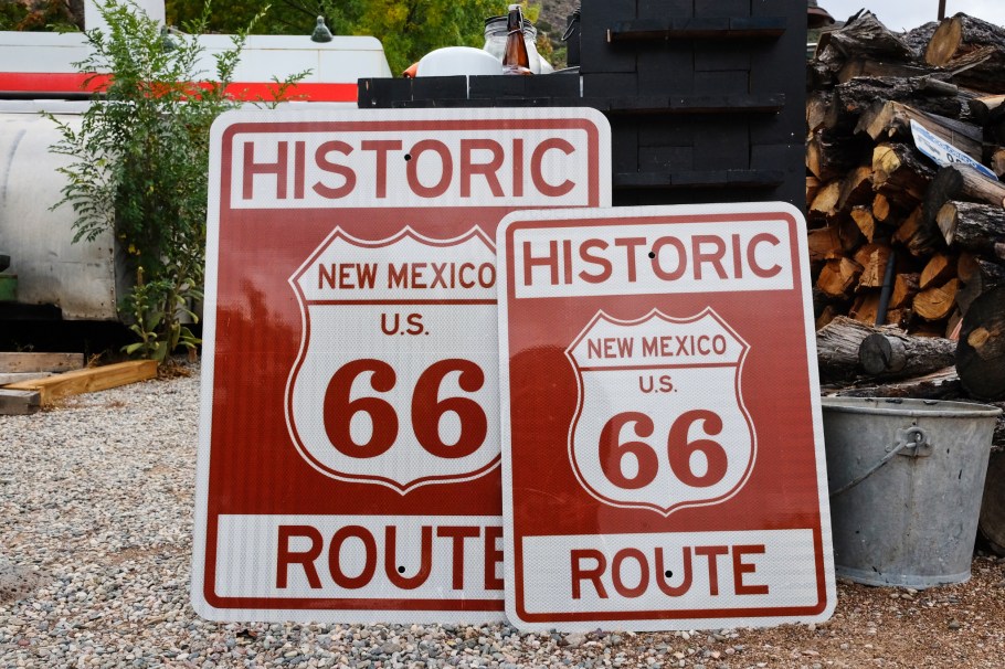 Classical Gas Museum, signage, gas station, Embudo, NM, Low Road to Taos, River Road to Taos, NM-68, USA, fotoeins.com