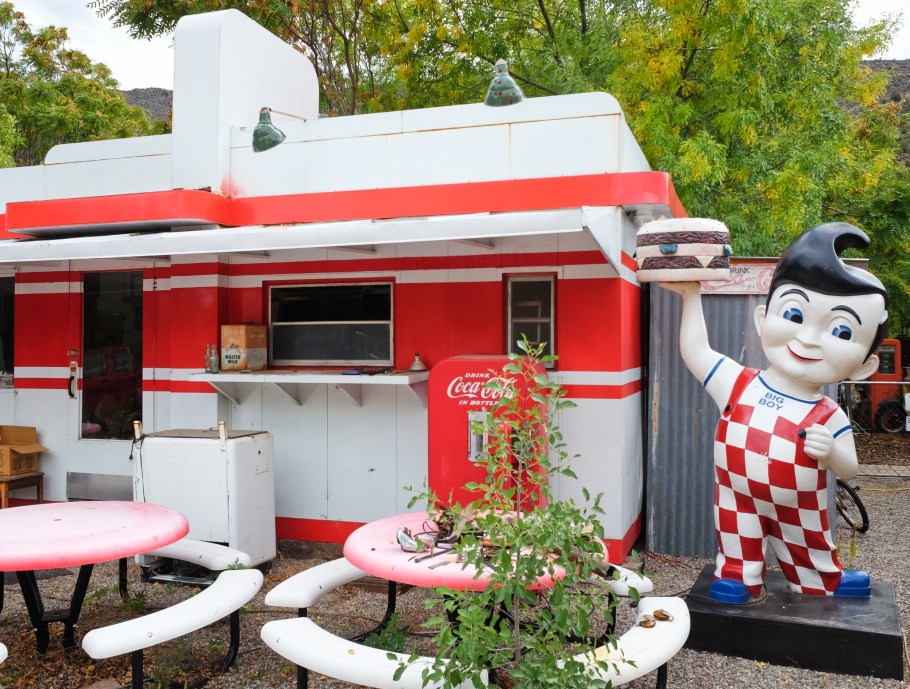 Classical Gas Museum, signage, gas station, Embudo, NM, Low Road to Taos, River Road to Taos, NM-68, USA, fotoeins.com