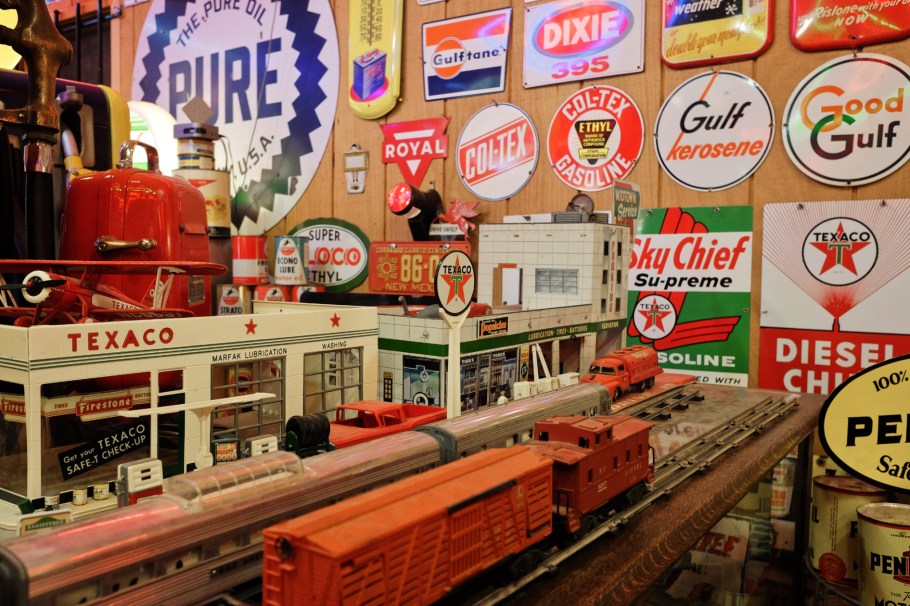 Classical Gas Museum, signage, gas station, Embudo, NM, Low Road to Taos, River Road to Taos, NM-68, USA, fotoeins.com