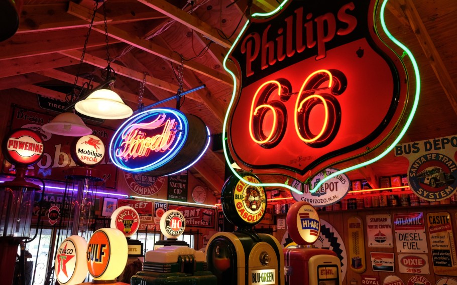 Classical Gas Museum, signage, gas station, Embudo, NM, Low Road to Taos, River Road to Taos, NM-68, USA, fotoeins.com