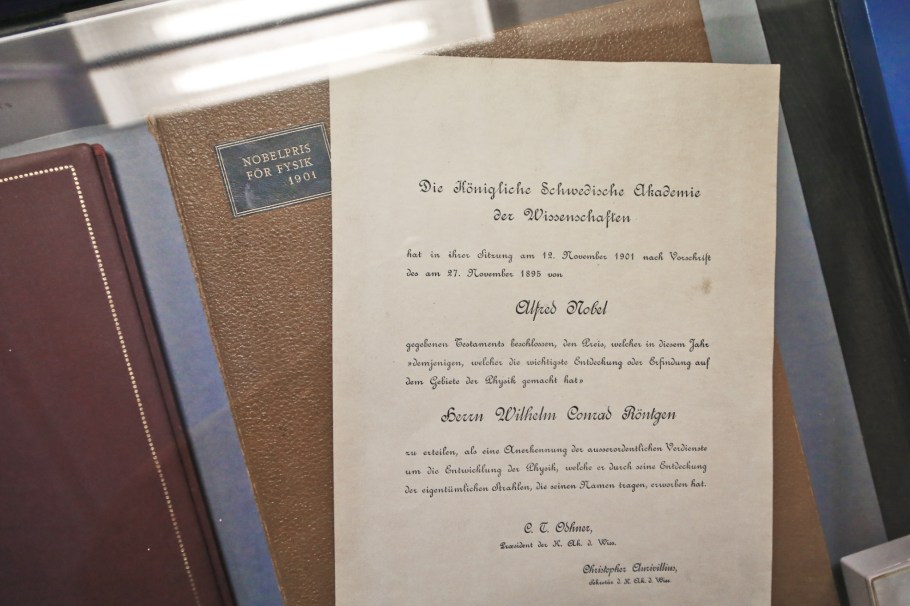 Röntgen Gedächtnisstätte, Röntgen Memorial Site, Wilhelm Conrad Röntgen, X-rays, Nobel Prize, Würzburg, Bavaria, Bayern, Germany, Deutschland, fotoeins.com