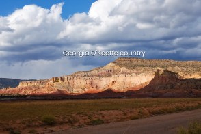 O'Keeffe Country, Ghost Ranch, Chimney Rock, Georgia O'Keeffe, US 84, US route 84, Abiquiu, New Mexico, USA, fotoeins.com