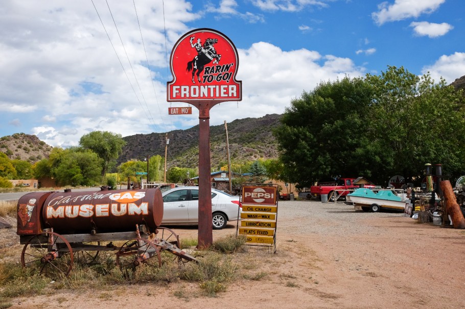 Classical Gas Museum, signage, gas station, Embudo, NM, Low Road to Taos, River Road to Taos, NM-68, USA, fotoeins.com