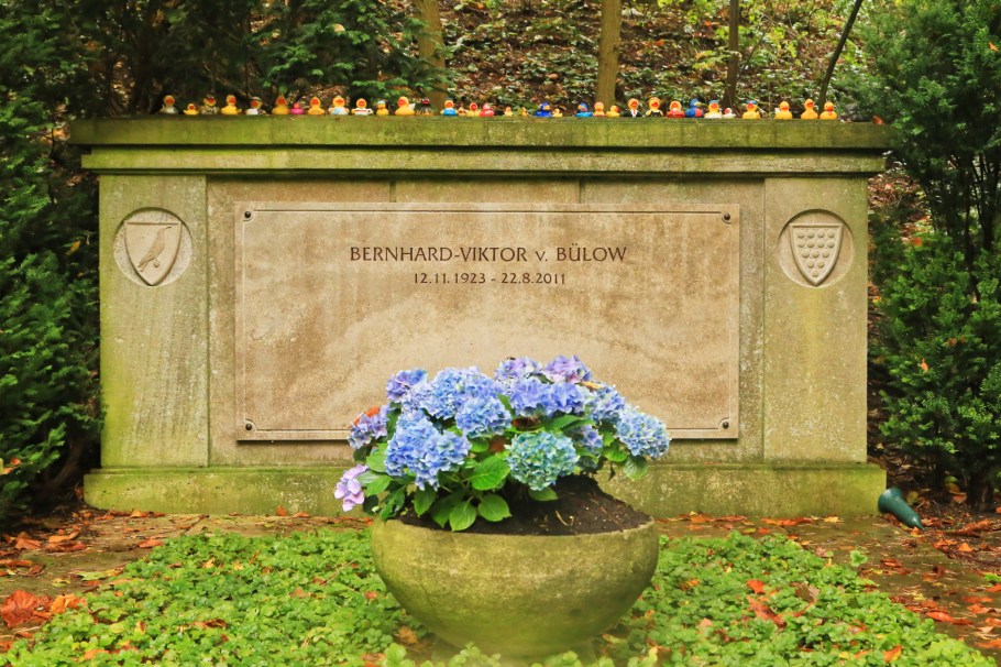 Bernhard-Viktor von Bulöw, Loriot, Friedhof Heerstrasse, Westend, Berlin, Germany, Deutschland, fotoeins.com