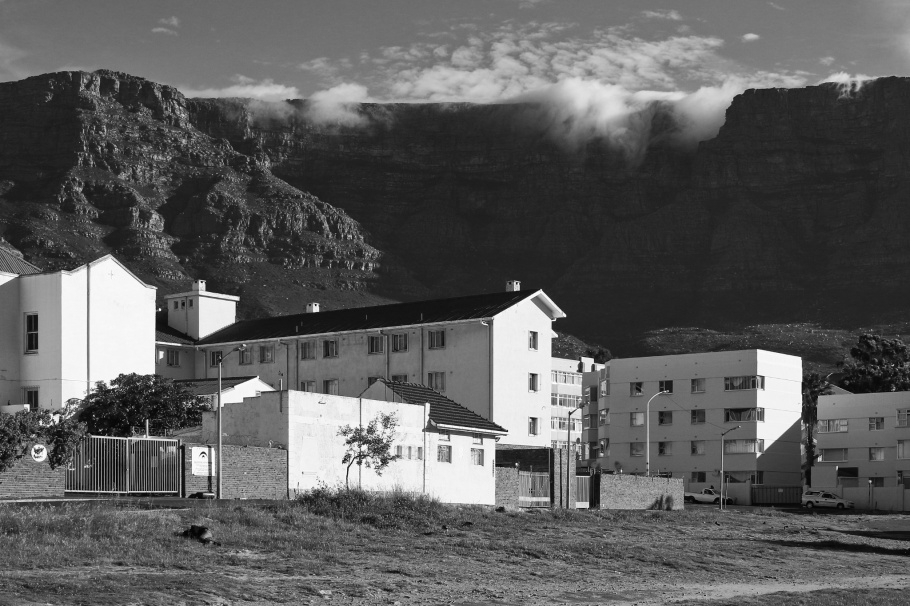 District Six, Table Mountain, tablecloth effect, Cape Town, South Africa, fotoeins, black and white, monochrome