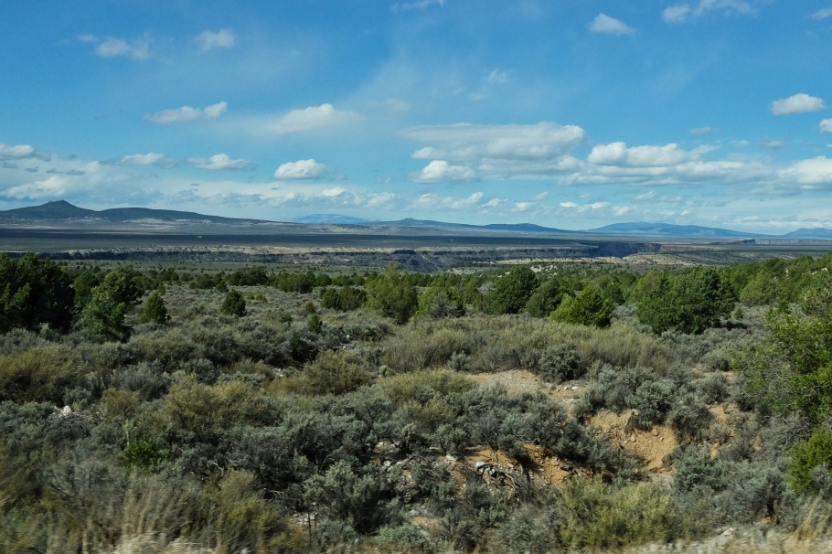 Rio Grande, Ranchos de Taos, Low Road to Taos, River Road to Taos, NM-68, USA, fotoeins.com