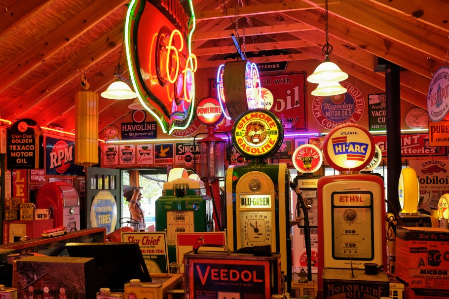 Classical Gas Museum, signage, gas station, Embudo, NM, Low Road to Taos, River Road to Taos, NM-68, USA, fotoeins.com