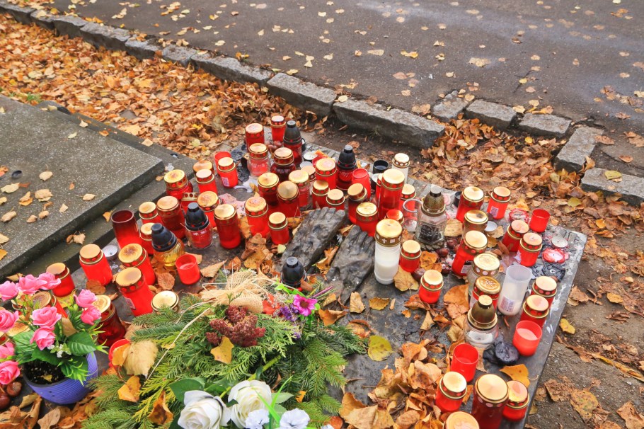Hrob Jana Palacha, Jan Palach, Olšany Cemetery, Olšanské hřbitovy, Prague, Prag, Praha, Czech Republic, fotoeins.com