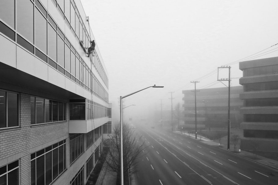 West Thomas St. Overpass, Queen Anne, fog, Seattle, Washington, USA, fotoeins.com, black and white, monochrome