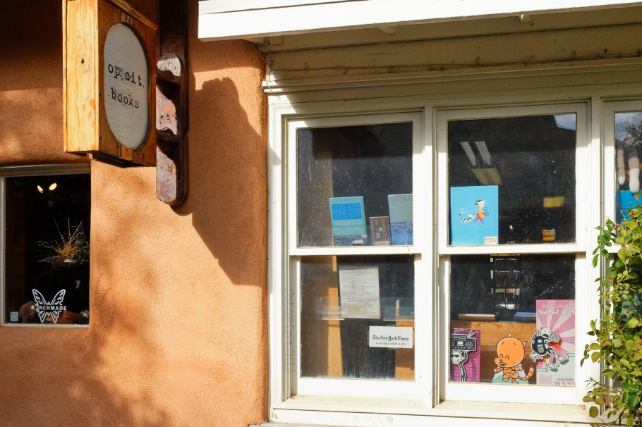 op. cit. books Taos, Taos, New Mexico, fotoeins.com