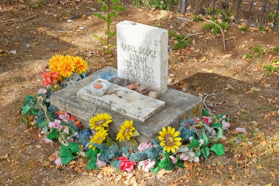 Mabel Dodge Luhan, Kit Carson Memorial Cemetery, Kit Carson Park, Taos, New Mexico, USA, fotoeins.com