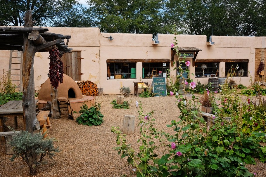 Kit Carson House and Museum, Taos, New Mexico, USA, fotoeins.com