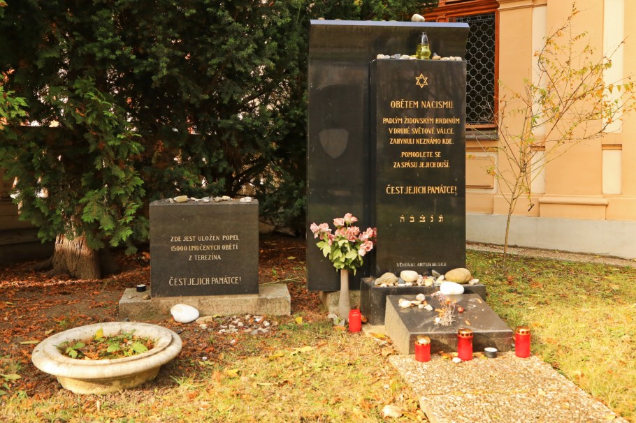 Nový židovský hřbitov, New Jewish Cemetery, Olšany Cemetery, Olšanské hřbitovy, Prague, Prag, Praha, Czech Republic, fotoeins.com