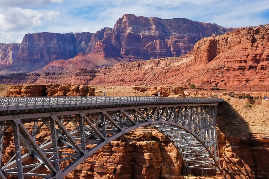 Navajo Bridge, Glen Canyon National Recreation Area, Navajo Bridge Interpretive Center, Colorado River, US 89A, US Route 89A, Lee's Ferry, Glen Canyon, Marble Canyon, Arizona, National Park Service, USA, fotoeins.com