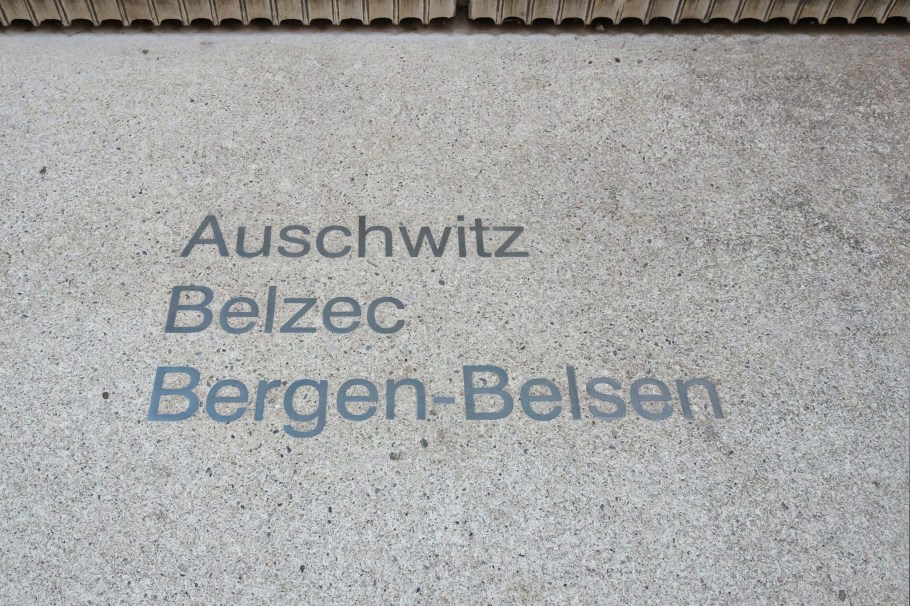 Rachel Whiteread, sculpture, Jewish memorial, Judenplatz, Wien, Vienna, Austria, Oesterreich, fotoeins.com