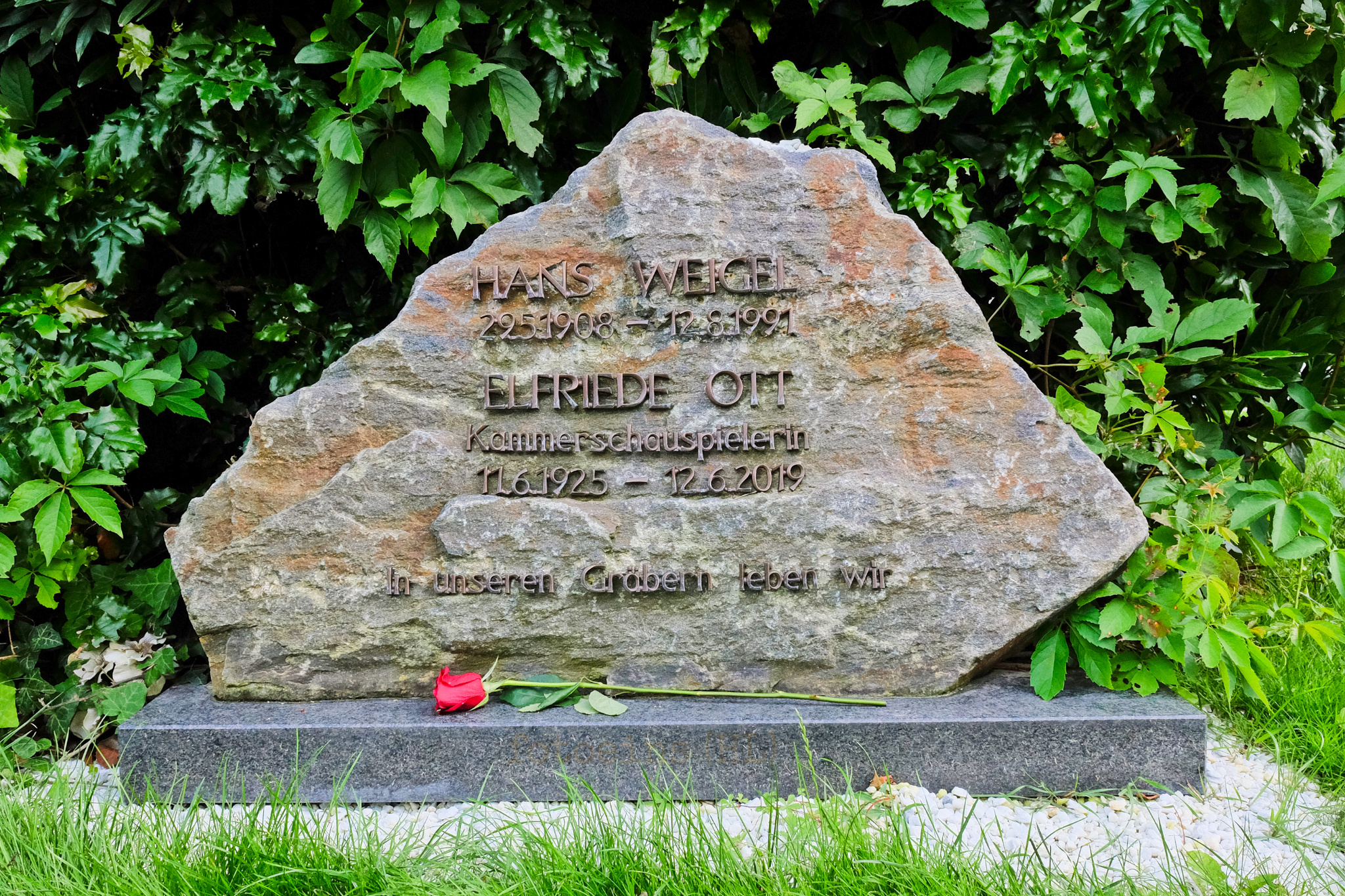 Elfriede Ott, Wiener Zentralfriedhof, Wien, Vienna, Austria, Österreich, fotoeins.com