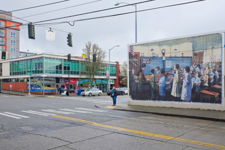 Tuesday Bank Day, Alan Wylie, West Seattle, Seattle, Washington, USA, fotoeins.com