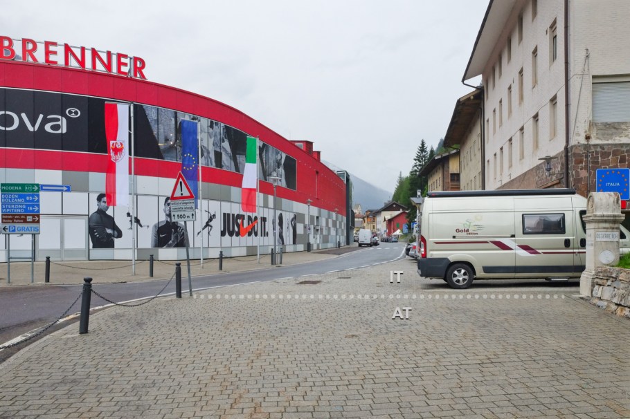 Brenner Pass, Border, Staatsgrenze, Confine di Stato, Brenner, Tirol, Tyrol, Austria, Österreich, Brennero, Bolzano, South Tyrol, Italy, Italia, fotoeins.com
