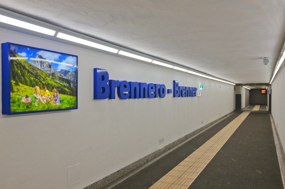 Brenner Pass, Brennero, Bolzano, South Tyrol, Italy, fotoeins.com