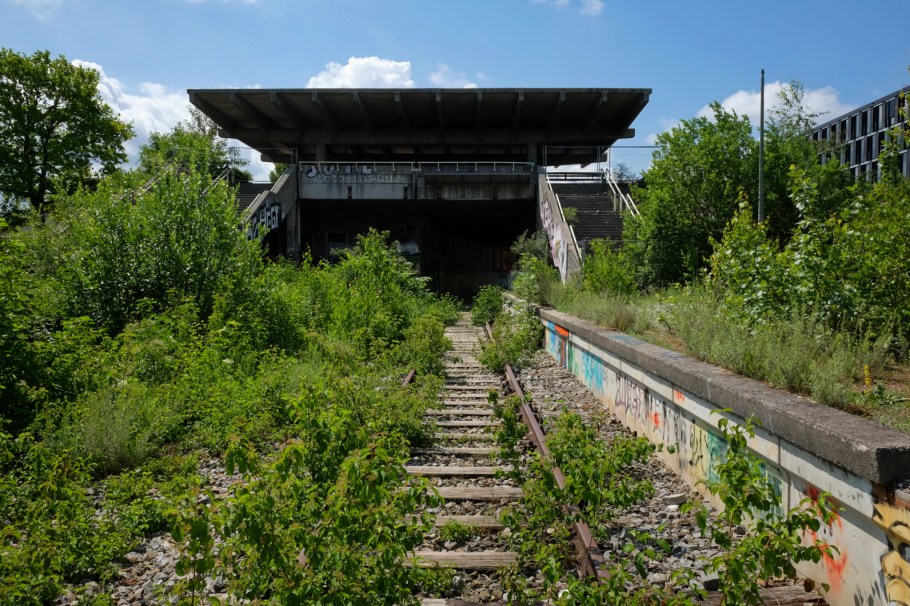 München Olympiastadion, Munich Olympic Stadium, Olympiapark, München, Munich, Bavaria, Bayern, Germany, train station, fotoeins.com