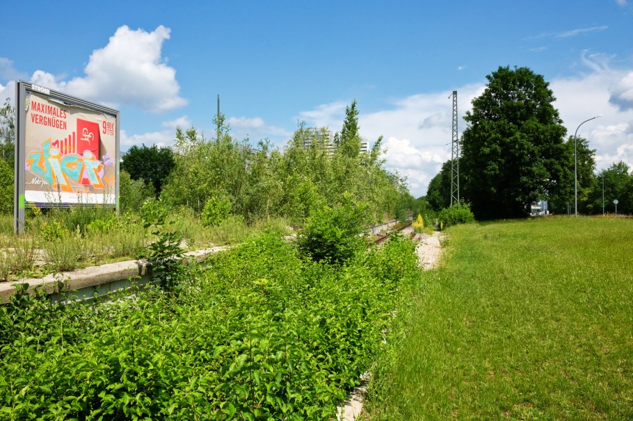 München Olympiastadion, Munich Olympic Stadium, Olympiapark, München, Munich, Bavaria, Bayern, Germany, train station, fotoeins.com