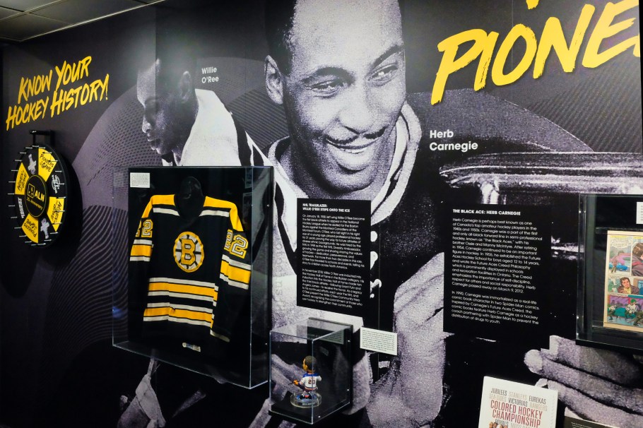 Willie O'Ree, Herb Carnegie, NHL Black Hockey History Tour, black hockey, black hockey history, Jimi Hendrix Park, Northwest African American Museum, Seattle, Washington, USA, fotoeins.com