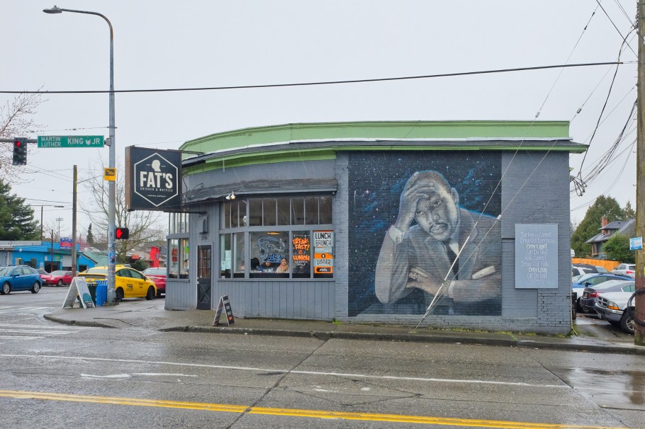 Fat's Chicken and Waffles, Martin Luther King Jr. mural, James Crespinel, Central District, Seattle, WA, USA, fotoeins.com