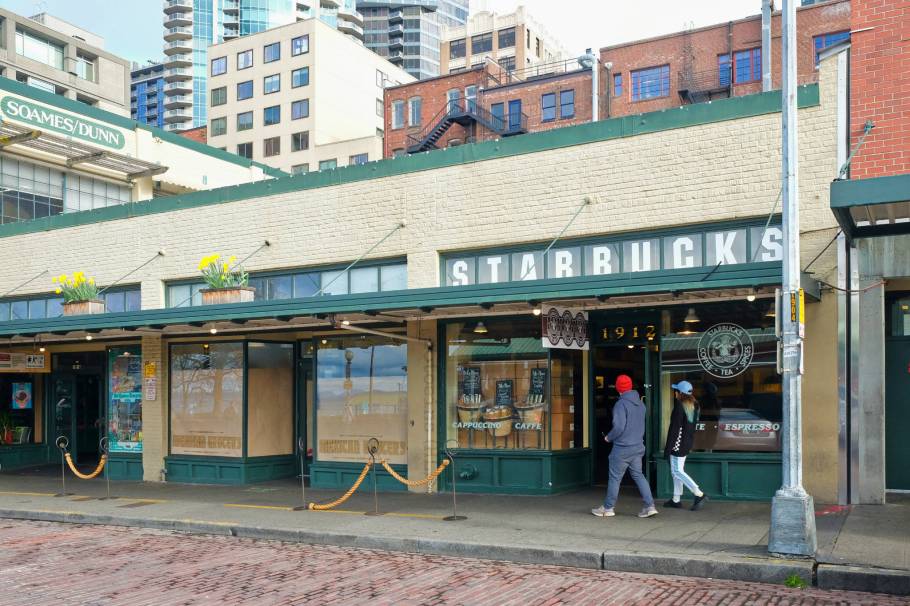 Pike Place, Virginia Street, Western Avenue, Pike Place Market, Victor Steinbrueck Park, Starbucks, Seattle, Washington, USA, fotoeins.com